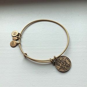 Alex and ani aunt bracelet never worn